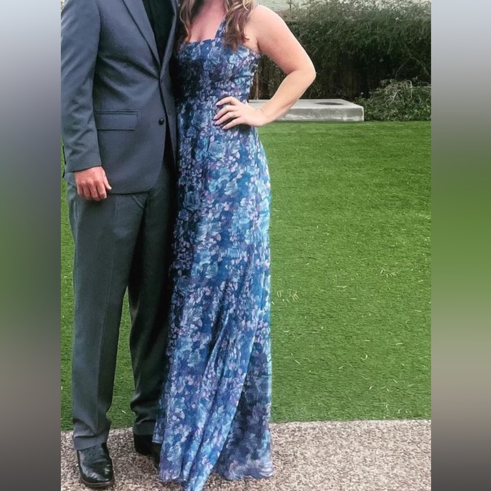 Lulu’s Size 8 Maxi Dress